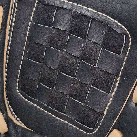 ⚾ Adidas Youth Baseball Glove 11” Black & Tan – Left Hand Throw - Picture 7 of 16